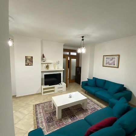 Chlo Apartment 3 Tirana Exteriör bild