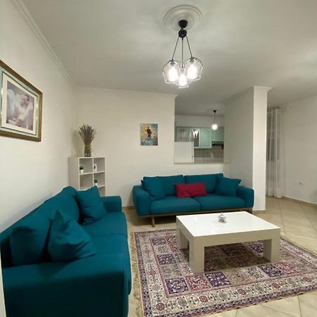Chlo Apartment 3 Tirana Exteriör bild