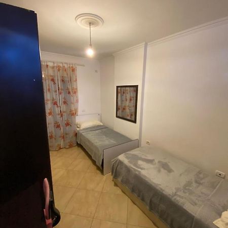 Chlo Apartment 3 Tirana Exteriör bild
