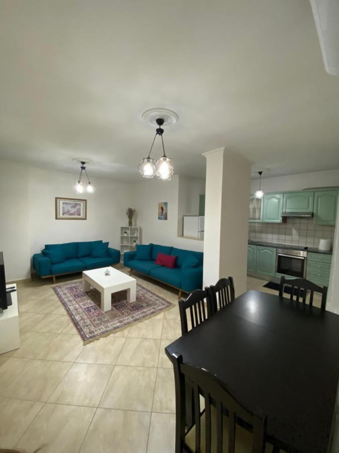 Chlo Apartment 3 Tirana Exteriör bild
