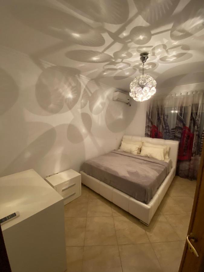 Chlo Apartment 3 Tirana Exteriör bild