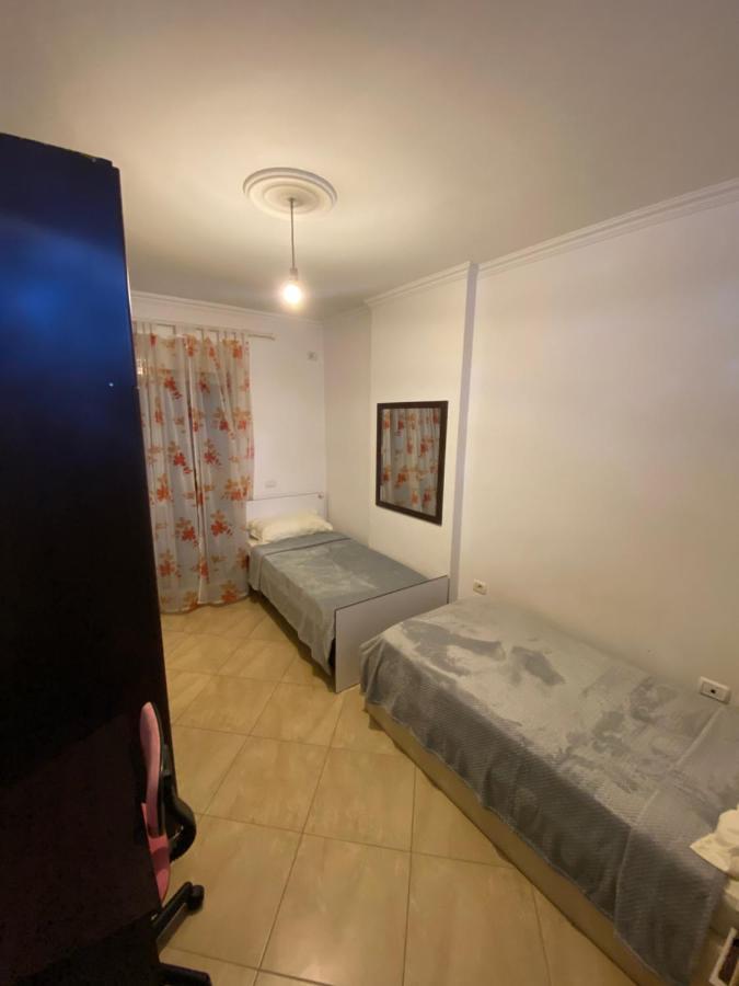 Chlo Apartment 3 Tirana Exteriör bild