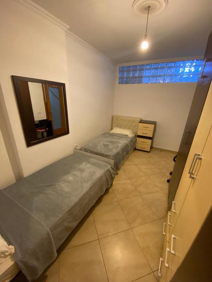 Chlo Apartment 3 Tirana Exteriör bild